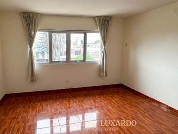 OCASIÓN VENTA DE CASA DE 3 PISOS 180M2 DE TERRENO CON LOCAL COMERCIAL  EN PUEBLO LIBRE