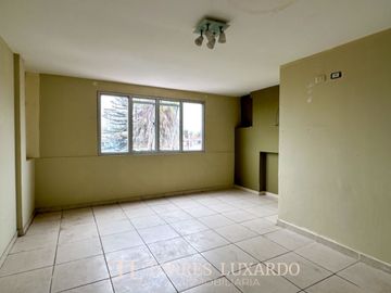OCASIÓN VENTA DE CASA DE 3 PISOS 180M2 DE TERRENO CON LOCAL COMERCIAL  EN PUEBLO LIBRE