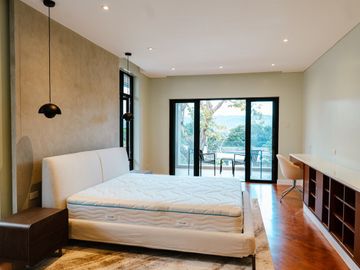 Beautiful Brand New Modern House For Sale in Capitol Homes Quezon City