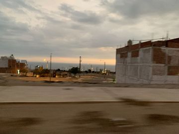 REMATO TERRENO CON UNA ESPECTACULAR VISTA AL MAR EN URB. SOL DE TRUJILLO  ETAPA  I