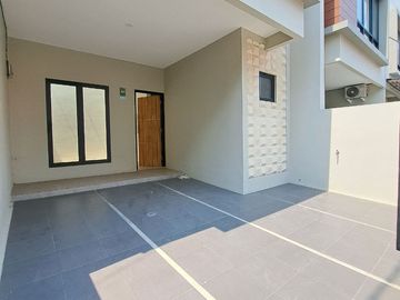 Rumah Baru Siap Huni Cawang Kramat Jati Dekat Stasiun Dekat Mall Kalibata Nego