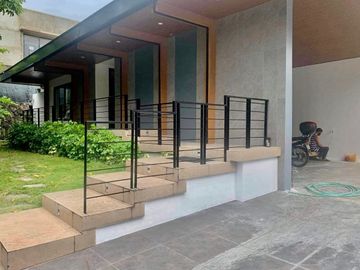 FOR SALE! Modern split level home in Dasmarinas Village Makati City