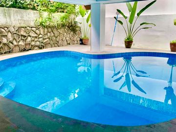 FOR SALE! Modern split level home in Dasmarinas Village Makati City