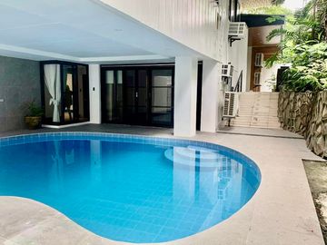 FOR SALE! Modern split level home in Dasmarinas Village Makati City