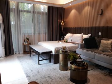 Spacious 2 Bedroom Condo Unit w/Balcony for Sale in Pasay City