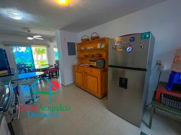 Hermosa casa en renta mensual y vacacional. Terraza con jardín y acceso directo a la alberca del condominio