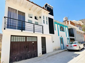 Renta CASA RINCONCITO DEL SOL con alberca súper equipada todos los servicios y bien ubicada en Tonatico EDOMEX