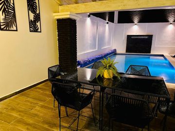 Renta CASA RINCONCITO DEL SOL con alberca súper equipada todos los servicios y bien ubicada en Tonatico EDOMEX