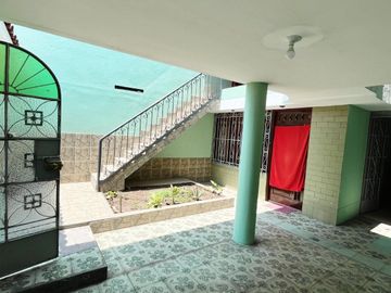SE VENDE GRAN CASA CON COCHERA - EN ZONA SEGURA DE CARABAYLLO
