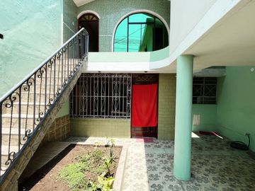 SE VENDE GRAN CASA CON COCHERA - EN ZONA SEGURA DE CARABAYLLO