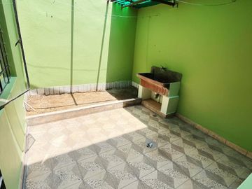 SE VENDE GRAN CASA CON COCHERA - EN ZONA SEGURA DE CARABAYLLO