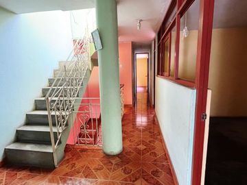 SE VENDE GRAN CASA CON COCHERA - EN ZONA SEGURA DE CARABAYLLO