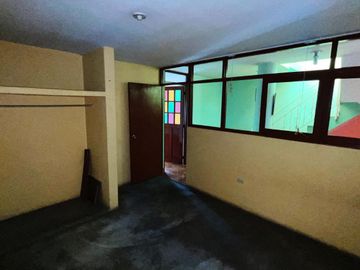 SE VENDE GRAN CASA CON COCHERA - EN ZONA SEGURA DE CARABAYLLO