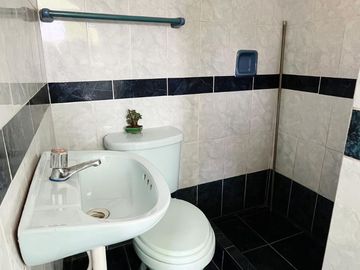 SE VENDE GRAN CASA CON COCHERA - EN ZONA SEGURA DE CARABAYLLO