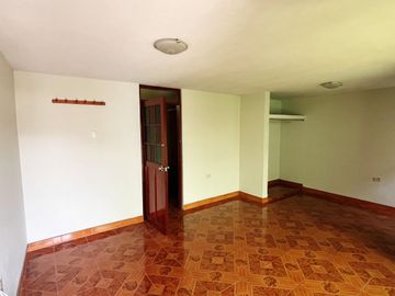SE VENDE GRAN CASA CON COCHERA - EN ZONA SEGURA DE CARABAYLLO
