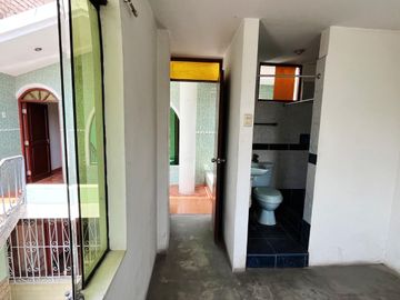 SE VENDE GRAN CASA CON COCHERA - EN ZONA SEGURA DE CARABAYLLO
