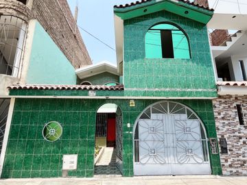 SE VENDE GRAN CASA CON COCHERA - EN ZONA SEGURA DE CARABAYLLO