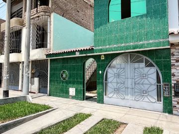 SE VENDE GRAN CASA CON COCHERA - EN ZONA SEGURA DE CARABAYLLO