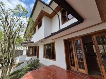 CASA DE VENTA EN CUMBAYA SECTOR SAN FRANCISCO