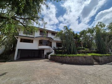 CASA DE VENTA EN CUMBAYA SECTOR SAN FRANCISCO