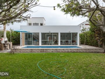 CASA VACACIONAL EN VENTA, San Antonio, Cañete. Km. 84 de la Panamericana Sur.