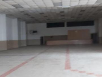 Venta Edificio de 2 Pisos, Tiene Oficinas, 6 Bodegas. Área 13.238,91 m² Via a Daule 5.5 Km