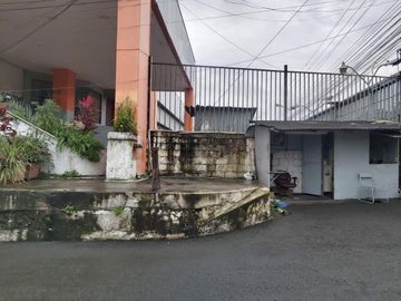 Venta Edificio de 2 Pisos, Tiene Oficinas, 6 Bodegas. Área 13.238,91 m² Via a Daule 5.5 Km