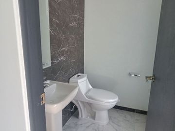 Bonitas y Modernas Casas Nuevas en Venta en Fracc. Margarita, Toyota.
