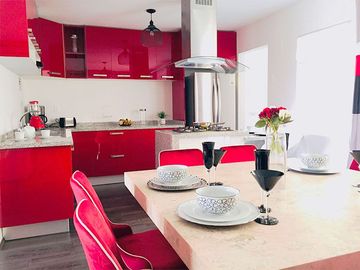 Casa en Venta de 3 Recámaras en Fraccionamiento con Alberca. Modelo Pontevel.