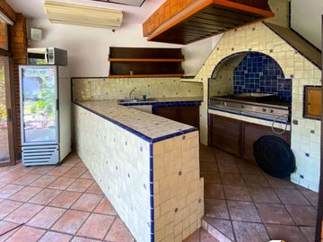 QUINTA CON SALON DE FIESTAS, UN DEPARTAMENTO Y/0 TERRENO PARA CONSTRUIR EN LA GARITA