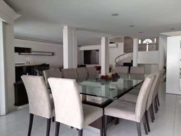 SE VENDE RESIDENCIA EN COSTA DE OROR CON ALBERCA