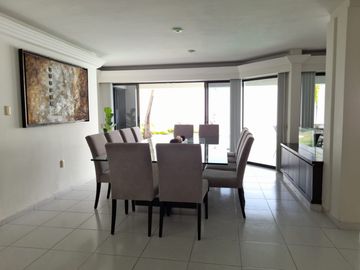 SE VENDE RESIDENCIA EN COSTA DE OROR CON ALBERCA