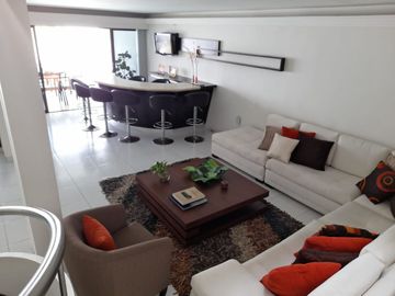 SE VENDE RESIDENCIA EN COSTA DE OROR CON ALBERCA