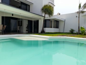 SE VENDE RESIDENCIA EN COSTA DE OROR CON ALBERCA