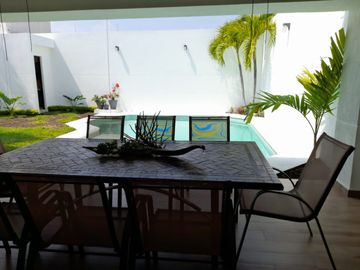 SE VENDE RESIDENCIA EN COSTA DE OROR CON ALBERCA