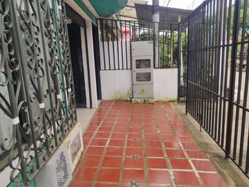 VENTA CASA MELENDEZ 3 PLANTAS INDEPENDIENTES SECTOR SUR