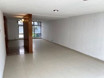 CASA EN VENTA EN PUEBLA, PUE, PRADOS AGUA AZUL, A DOS CUADRAS DE LA 11 SUR, CON OFICINA Y 3 RECÁMARAS
