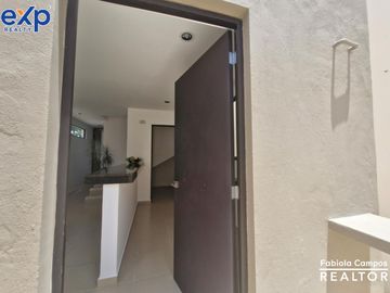 Casa de 3 recámaras en venta, en Privada Residencial con amenidades en Conkal, Yucatán - Entrega noviembre 2024
