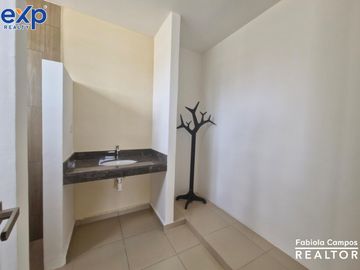 Casa de 3 recámaras en venta, en Privada Residencial con amenidades en Conkal, Yucatán - Entrega noviembre 2024