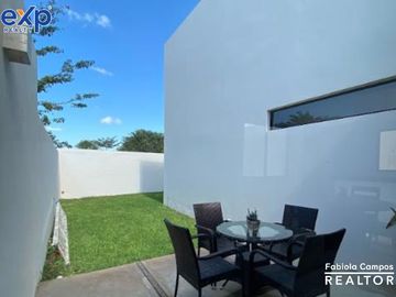 Casa de 3 recámaras en venta, en Privada Residencial con amenidades en Conkal, Yucatán - Entrega noviembre 2024