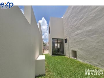 Casa de 2 pisos y 2 recámaras en privada residencial en Caucel - Preventa