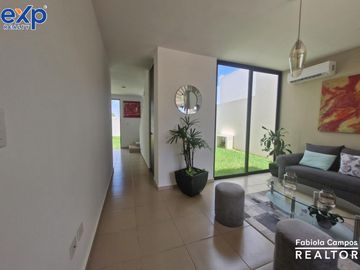 Casa de 2 pisos y 2 recámaras en privada residencial en Caucel - Preventa