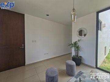 Casa de 2 pisos y 2 recámaras en privada residencial en Caucel - Preventa