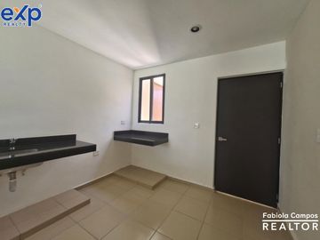 Casa de 2 pisos y 2 recámaras en privada residencial en Caucel - Preventa