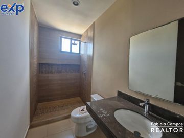 Casa de 2 pisos y 2 recámaras en privada residencial en Caucel - Preventa