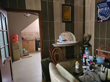 Venta de casa rentera de 5 departamentos en la ciudadela URBANOR Een Guayaquil