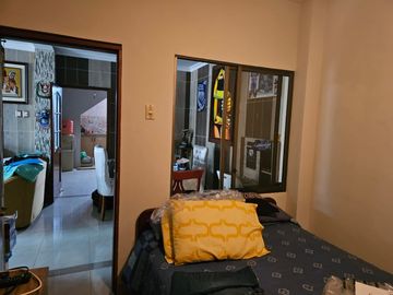 Venta de casa rentera de 5 departamentos en la ciudadela URBANOR Een Guayaquil