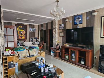 Venta de casa rentera de 5 departamentos en la ciudadela URBANOR Een Guayaquil