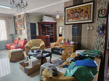 Venta de casa rentera de 5 departamentos en la ciudadela URBANOR Een Guayaquil