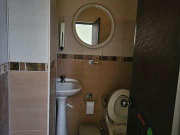 Venta de casa rentera de 5 departamentos en la ciudadela URBANOR Een Guayaquil
